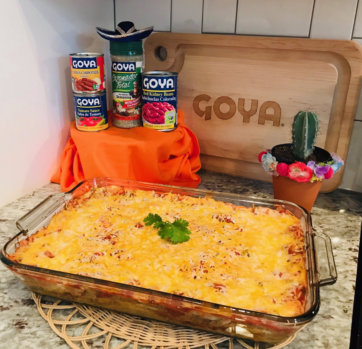 GoyaFoods's tweet photo. Look ๐ whatโs cookinโ in #GoyaChef Fernandoโs kitchen tonight for #cincodemayo ๐๐ฝ Cielito Lindo + Mexican Street Corn ๐ฝ + Smoky Chicken Tortilla Lasagna ๐ Find the recipes on https://t.co/EhrG7Ctkya #cheflife #goya #goyafoods #latincooking https://t.co/0OWSYIrjBy