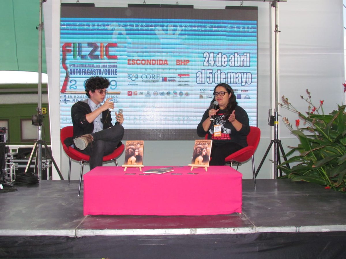 australynorth's tweet photo. Uno de los momentos importantes de mi viaje a Antofagasta fue la presentación de mi libro en.Filzic 2019

#Filzic2019 #Antofagasta https://t.co/fZuXC7DV9d
