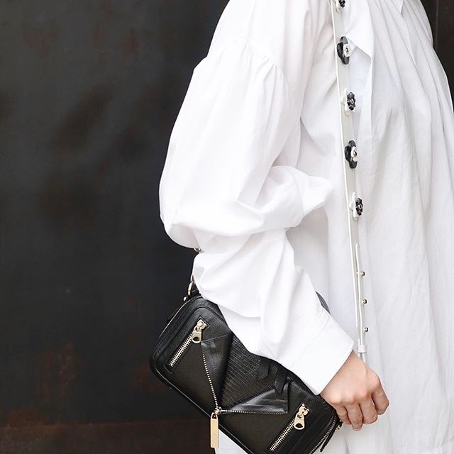 sandiors's tweet photo. To see more:
https://t.co/22vkAsXTPE

#handbags #newcollection #clutch #clutches #trend #buying #leatherbags #fashionaccessories #accessorimoda #fashion #lifestyle #shopping https://t.co/IHrCgWMH0G