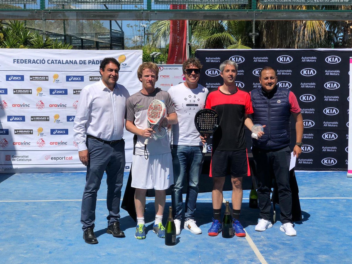Els catalans <a href="/jordiju10/">jordi</a> <a href="/EnricSanmarti/">Enric Sanmarti</a> s’enduen el campionat del #GranSlamFCP del <a href="/ClarkPadel/">CLARK PADEL</a> que ha finalitzat aquest migdia al guanyar per 6/3 6/2 a la parella <a href="/luquemzs/">dluque_padel</a> <a href="/adrianbiglieri/">Adrian Biglieri</a>