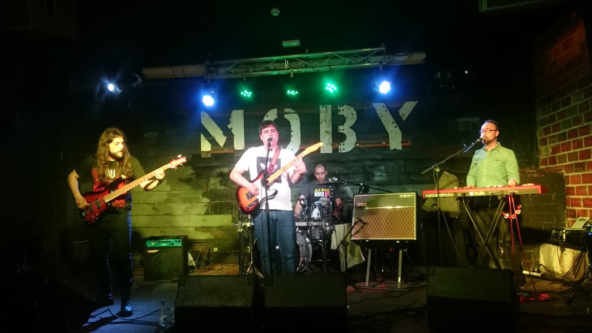 asociacionasic's tweet photo. En Bruto le pone sus acordes en formato Rock a nuestra piel que grita... en el Concierto Solidario por la #ictiosis #ICTIOSOUND2019 https://t.co/rKvxjqxdVG