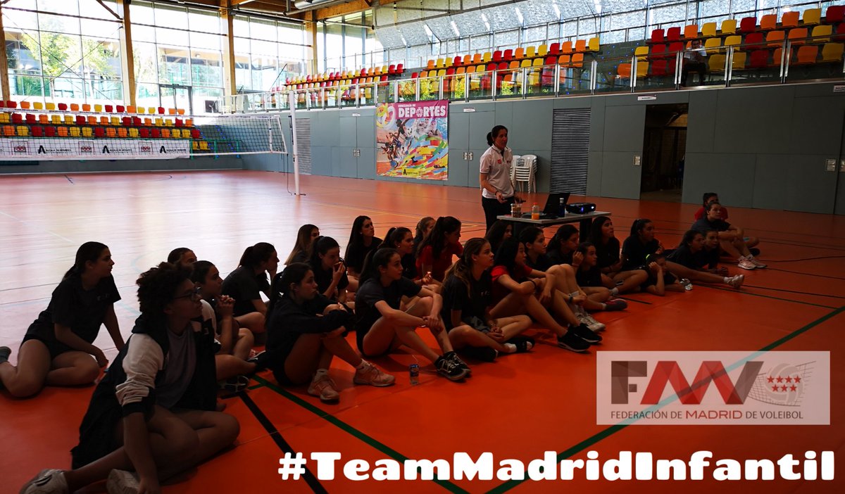 jorgegrande2014's tweet photo. Pedazo4 días d buenos&amp;intensos entrenamientos cn la TecnificaciónSelección Infantil femenina q hoy ha concluido cn 2 horas d buen entrenamiento y una hora de correccion d errores con vídeo.Ya a la vista @CESAVoleibol @FMadridVB #HayFuturo #DeporteBase @CaseroMora @lorenamontain https://t.co/FC89WHEDxK