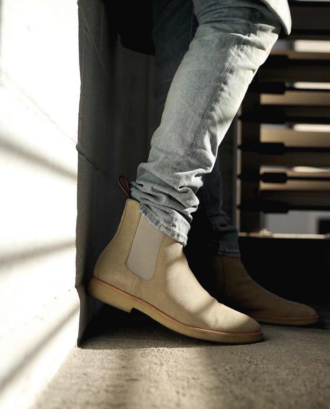 chuck suede chelsea boot