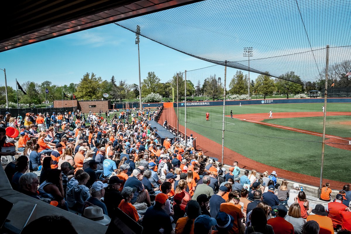 IlliniBaseball's tweet photo. Series attendance: 7,276
The No. 2 attendance for a regular season series in Illinois history. https://t.co/Oif6dMX5lA