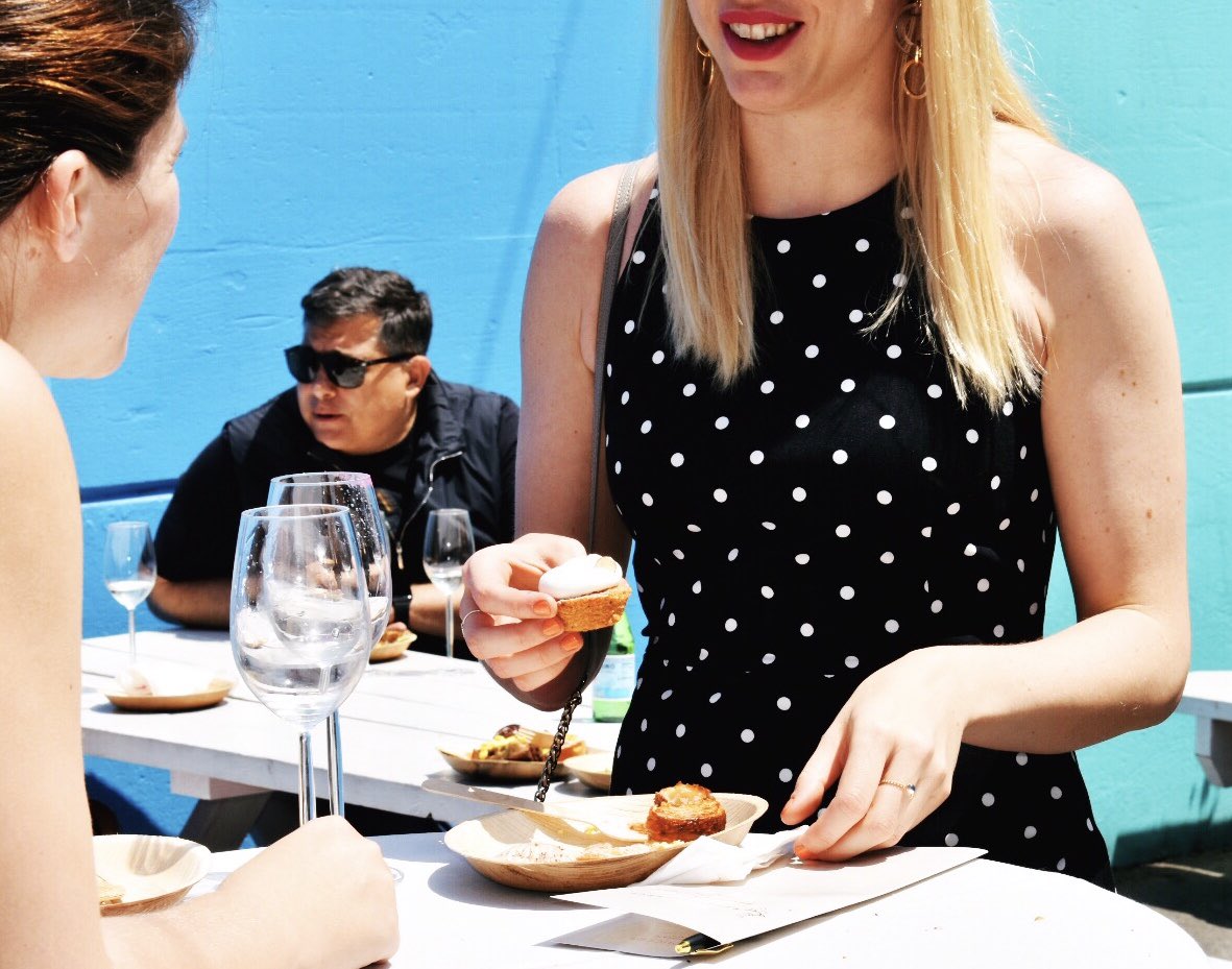 Bubbles on bubbles. What a great way to spend a spring afternoon in Los Angeles 🌺🥂