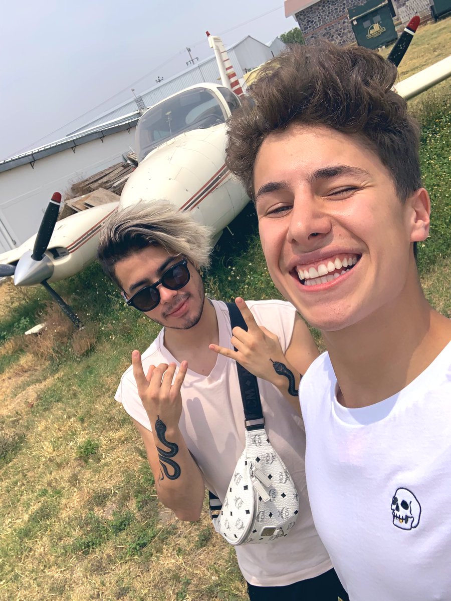 mariobautista_'s tweet photo. Que increíble es volar !! Me siento tan fucking libre y agradecido de haberlo hecho ✅ 

Hoy conquisté un miedo y que bien se siente ! Te amo @ElJuanpaZurita GRACIAS ❤️🙏🏻 https://t.co/KIXV4iX0We