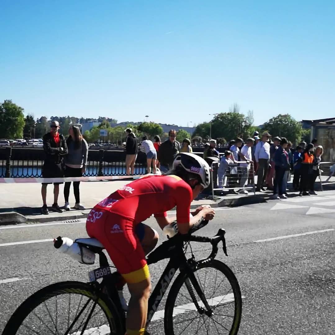 ndurancer's tweet photo. Fin de semana muy intenso con la participación de Cecilia en el mundial de Triatlón de Larga Distancia ITU en Pontevedra 🏊🏼‍♂️🚴🏼‍♂️🏃‍♂️ https://t.co/HJsu78aLAs