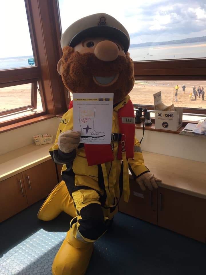 A huge thank you to everyone who came down to support us in the @RNLI Mayday fundraiser today. We raised a whopping £1133.80! We’ve had yummy cream teas, welly wanging, walked the welly trail, decorated wellies & discovered what was in Welly! 😀
#MaydayEveryDay
#SavingLivesAtSea