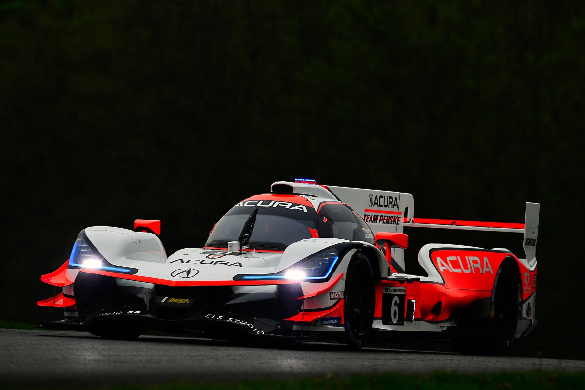 Acura defends the home course at @Mid_Ohio, taking the #1 spot in Prototype and #2 in GTD class! Congrats to @MeyerShankRac and @team_penske on two dominating performances. #MayMotorsports