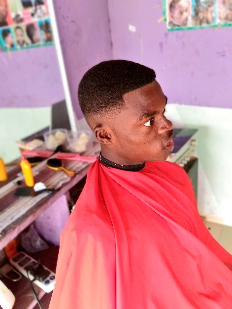AddaeElvis6's tweet image. Am so happy  about this hair cut 😀😀😀