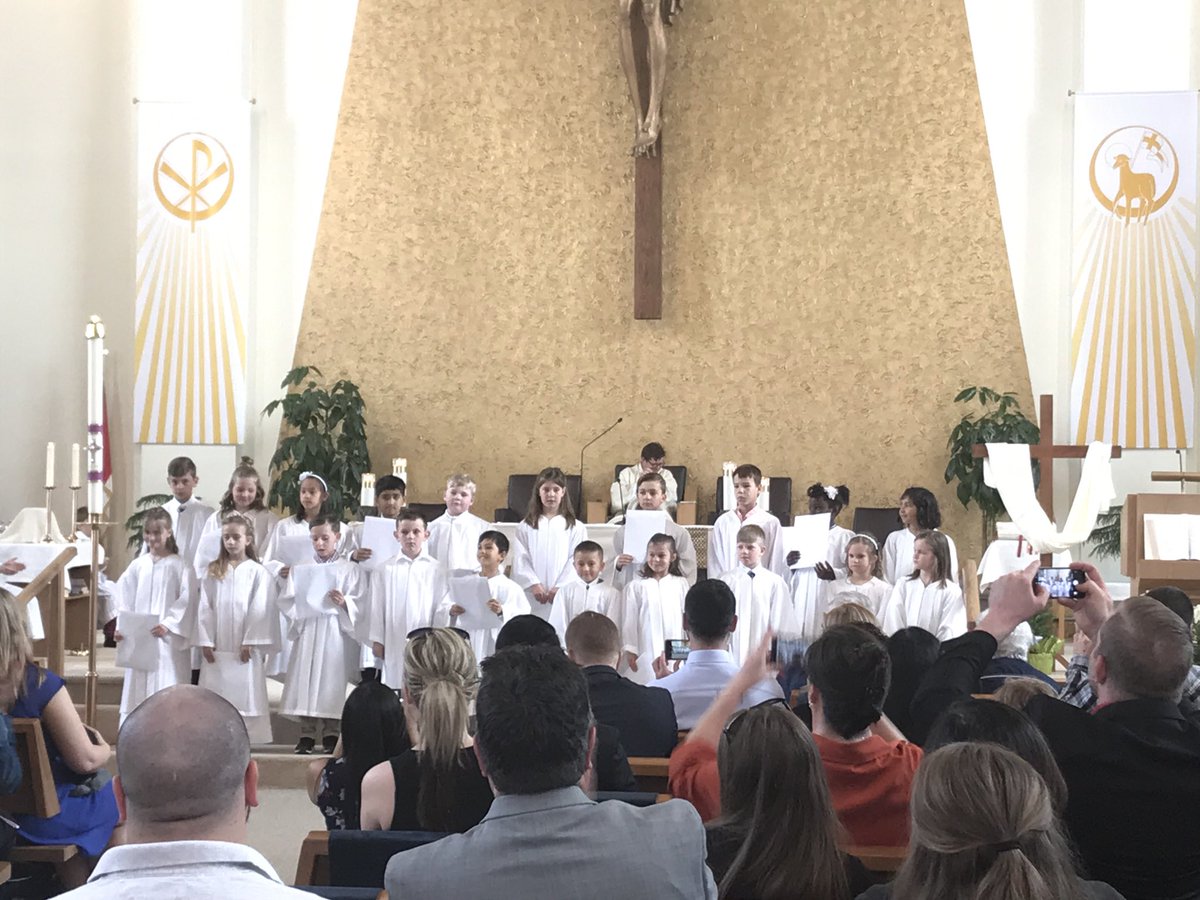 alcdsb_sttm's tweet photo. A beautiful morning to celebrate the students @alcdsb_sttm who received the Sacrament of First Holy Communion at the #CatholicEducationWeek Mass 🙏🏻 #sttmdiscipleship https://t.co/VFYgG7hcb3