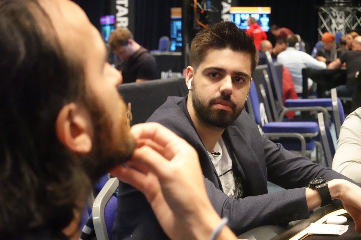 YoHViral's tweet photo. 🎁 Gagne 1 ticket de tournoi @pmu_poker de 55€ + 1 mois accès Club Padawan pour rentabiliser 
🎁 RT + SUIS moi + écris ton pseudo PMU Poker en commentaire 
⏱️Tirage au sort vers 00h00 sur le live
ℹ️ Si tu n’as pas encore de pseudo sur ce site 👉 https://t.co/5h34AzP1ct https://t.co/KEN8osGXrU