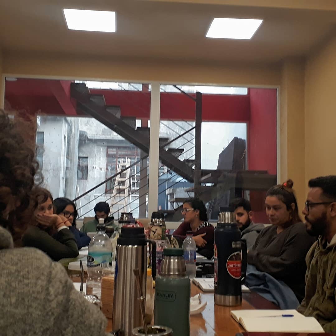 FEFEUruguay's tweet photo. Hoy finalizó la Asamblea de la FEFEU. Salimos organizados contra la reforma de militarización, por un presupuesto digno para la educación y preparados para el Encuentro de Estudiantes del CFE del 17, 18 y 19 de mayo en Salto. Gracias al SUNCA por ceder su local a la Asamblea. https://t.co/g3TZYtO91i