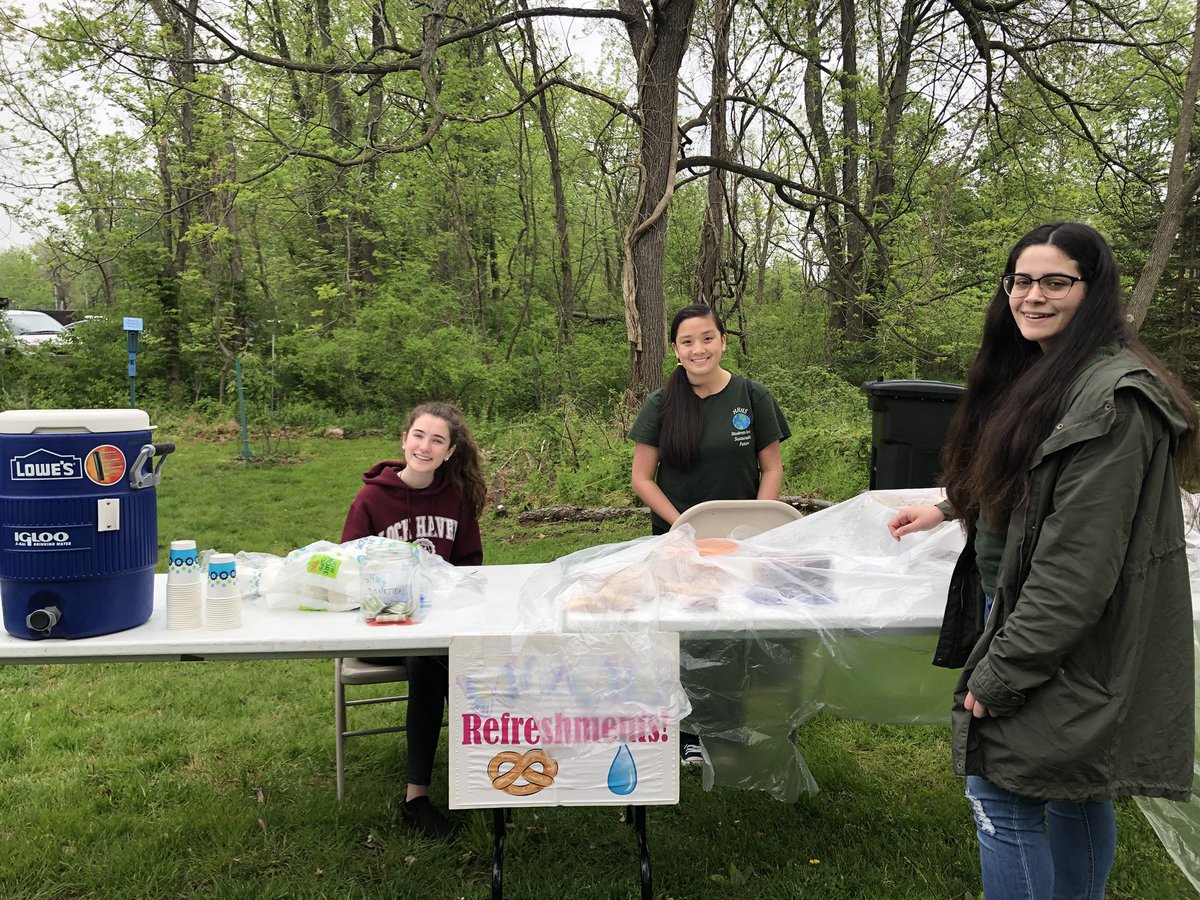 HHJarrettNature's tweet photo. Here are just a few pictures from our Earth Day Celebration yesterday! Thank you to everyone who came to volunteer or attend!🌍 https://t.co/1g2O9Cj6QQ