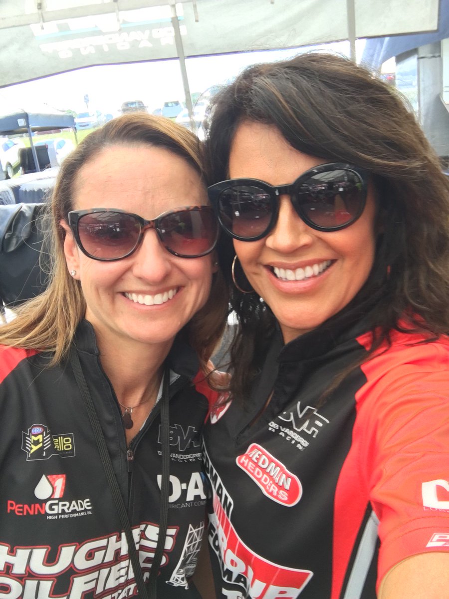 NikkiAriesMedia's tweet image. Thank you to these beautiful ladies for helping snap pics of the @TeamBVR teams this weekend while I worked from Indy. You rock! #TeamBVR #NHRA #SouthernNats #AriesMedia #RacingFamily