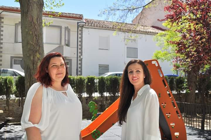 "Queremos que Caniles vuelva a ser un pueblo agradable y lleno de vida para los mayores y también para los más pequeños. Pondremos en marcha espacios y actividades para que puedan disfrutar de nuestro municipio. ¿Nos acompañas?" Debora Aires Burgos. Candidata de CPA #Caniles