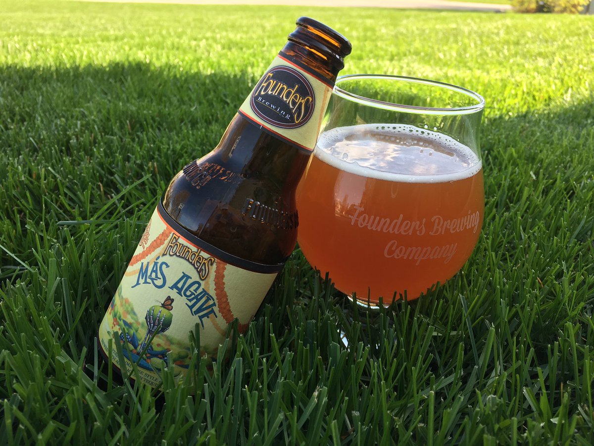 No better choice for a post Cinco de May-Mow beer than @foundersbrewing Más Agave. Best barrel-aged release since Frootwood. #EnjoyTheMow #DrinkMIBeer