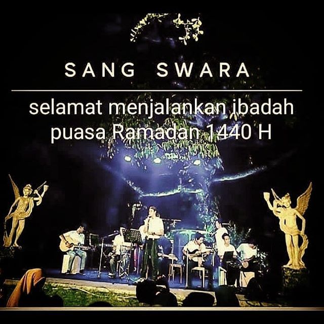 SANGSWARA's tweet photo. .
.
SSelembut embun dipagi hari, tengadah tangan sepuluh jari, ucapkan salam setulus hati
.
SSelamat menunaikan ibadah puasa Ramadhan 1440H, mohon maaf lahir bathin .
.
#sangswara #teaterkuncupmekar #fasbuk #kudushits #kudus #marhabanyaramadhan #1440h #m… https://t.co/K2FTgWmxkR https://t.co/82XO3EWkpW