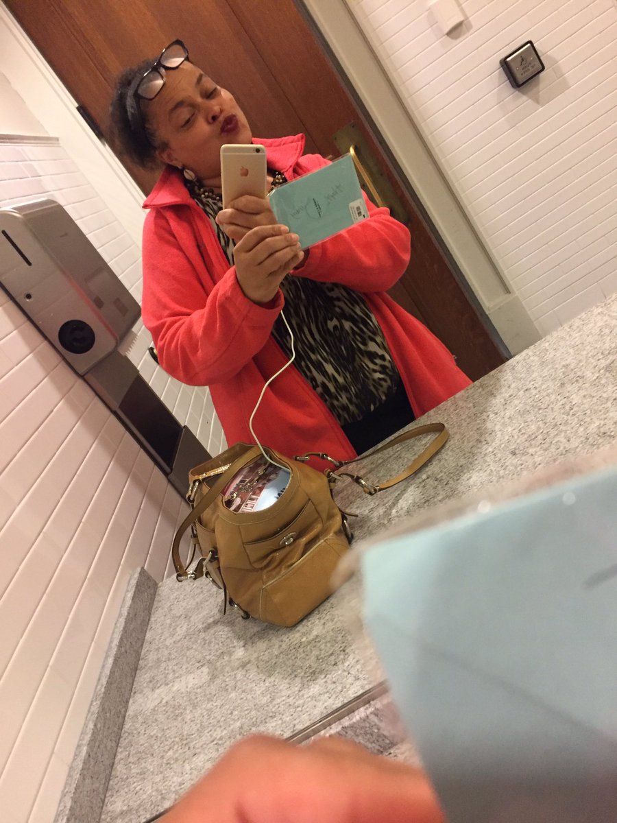 MyFULL2CYNTS's tweet image. iWUZ thinkin/wundering IF iSHOULD throw this unclaimed~unWANTED bday 🎉🎁🎈🎂🎊CARD in the TRASH @AmRevMuseum but wuz tryna get 2 myNEXT spot AND iDONT really wanna TRASHit.. iWILL give it aNUTHA WEEK maybe but then... #HOWrevolutionary #SundayFunday #SundayThoughts #itCRUSHEDme