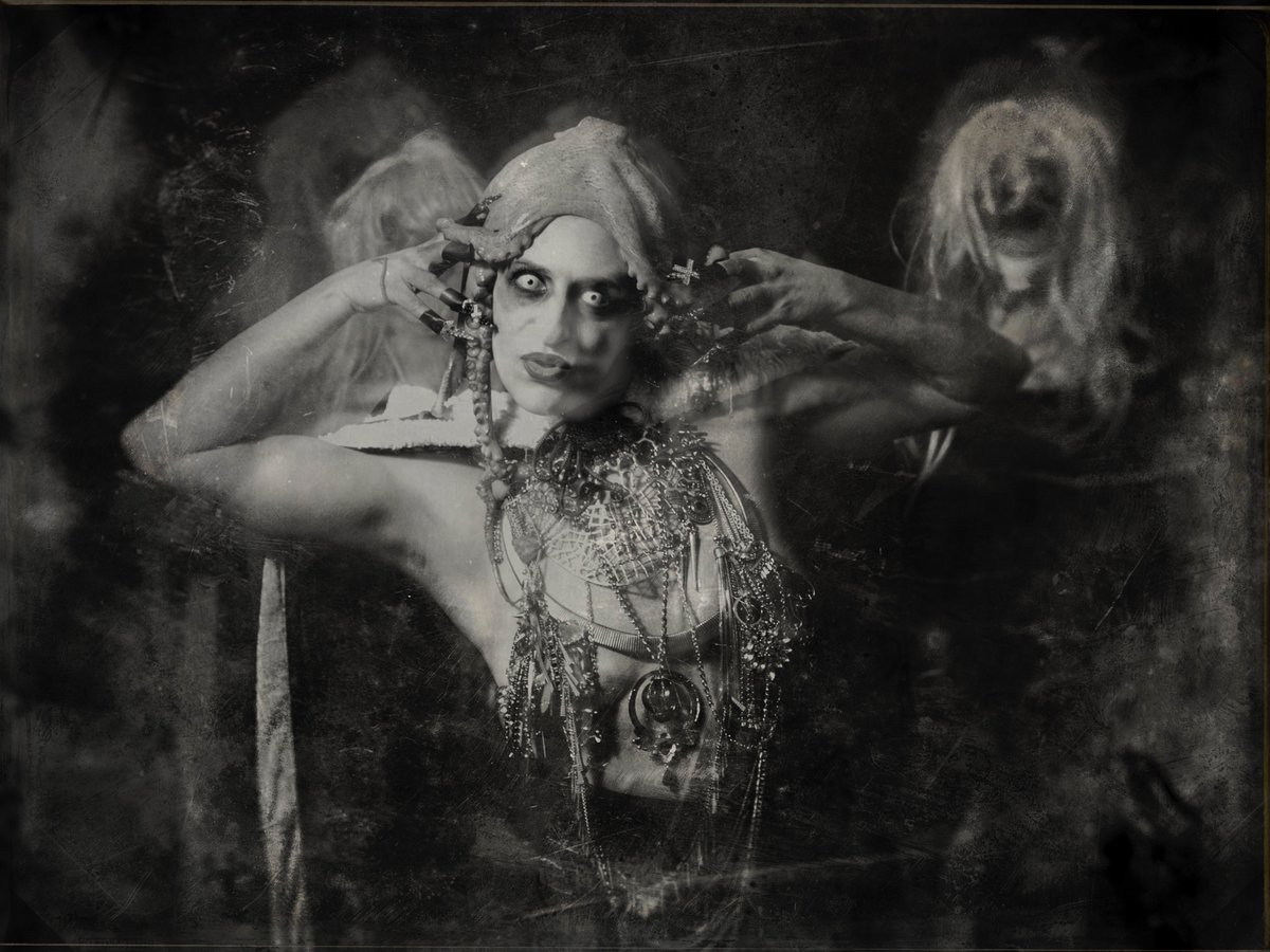 The Famous tweet media