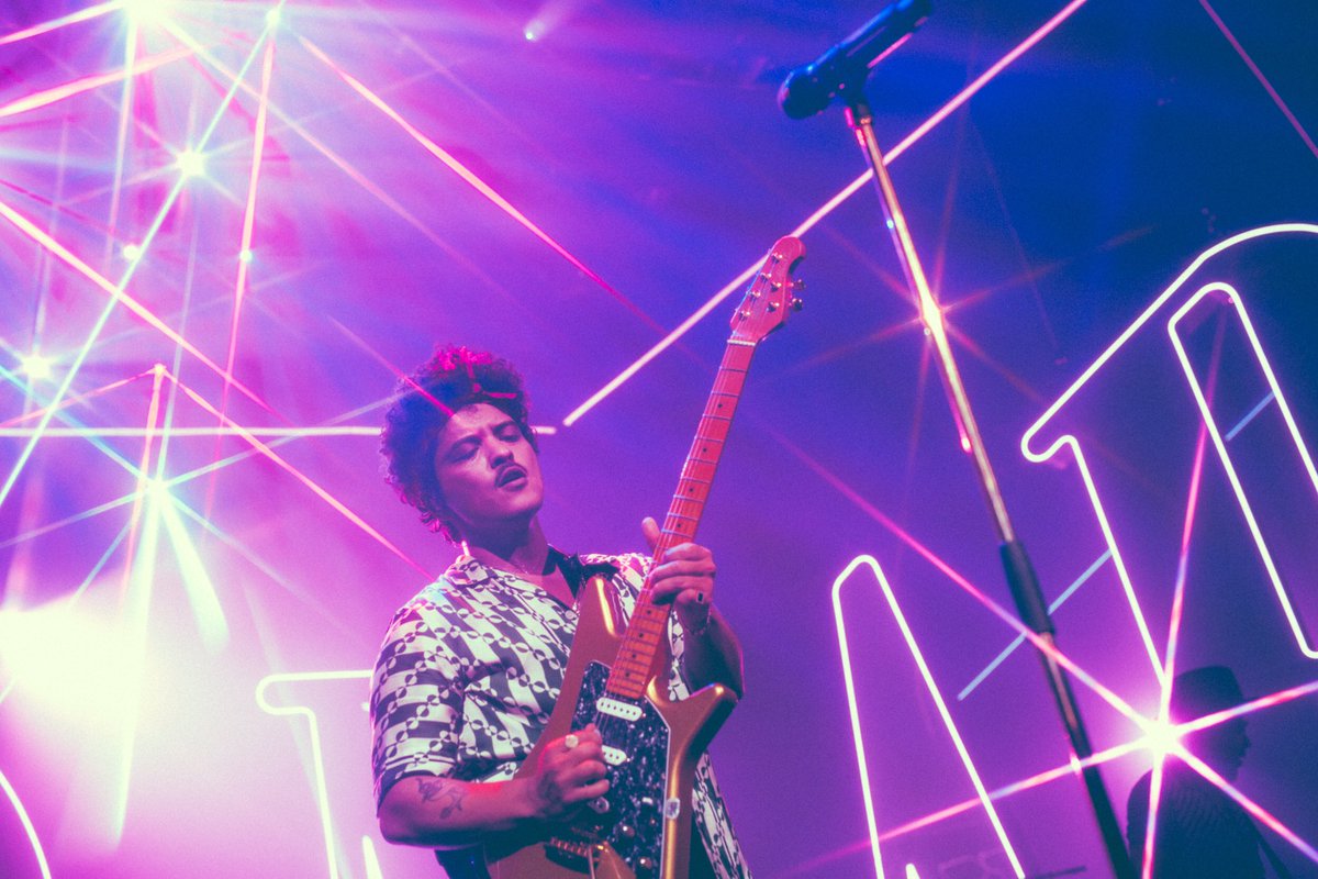 BrunoMars's tweet image. ♠️♥️VEGAS♦️♣️ Thank You to everyone that came down to the MGM Park Theater this week and rocked out with the Hooligans.