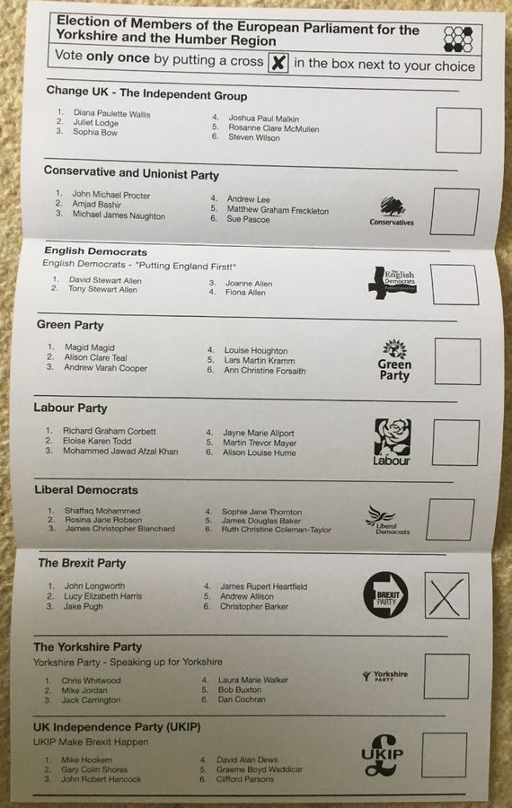 deGourlay's tweet image. Can you imagine a political party so incompetent they failed to create a logo in time for the EU elections? You don't need to it's @TheIndGroup. Bet they had time to order the G&amp;amp;Ts though.