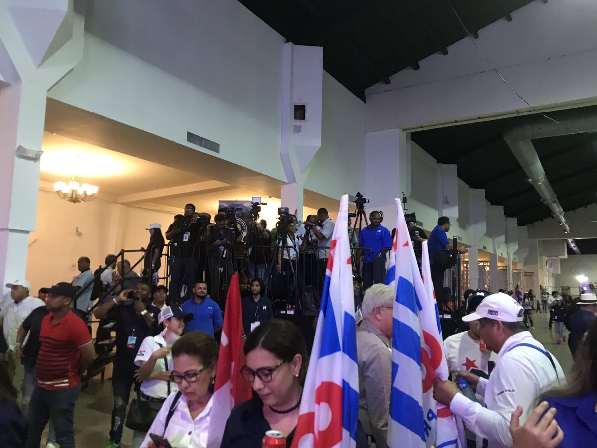 Esperando los resultados para celebrar en democracia. Que gane el mejor!!!@fuerzaindpty