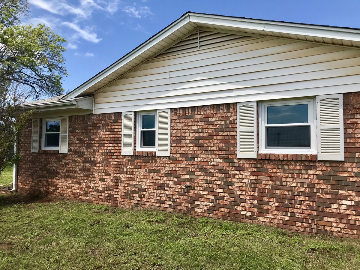 QPlitDezi's tweet photo. Got 8 new windows installed in my house. Replaced the original 1963 windows. Yes! I already noticed a big difference! #tinyupgrades #bigresults https://t.co/eanBwmvZTH