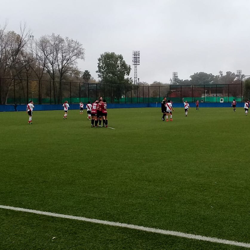 La UBA hizo un gran partido frente a River en Ezeiza. El resultado final fue 4 a 1, pero el desarrollo del partido fue parejo. La diferencia estuvo en detalles. 
Gol: Noya (p)
Cambios: Ramos x Néspoli, Pucheta x Bentancor y Cardozo x Maruñak.