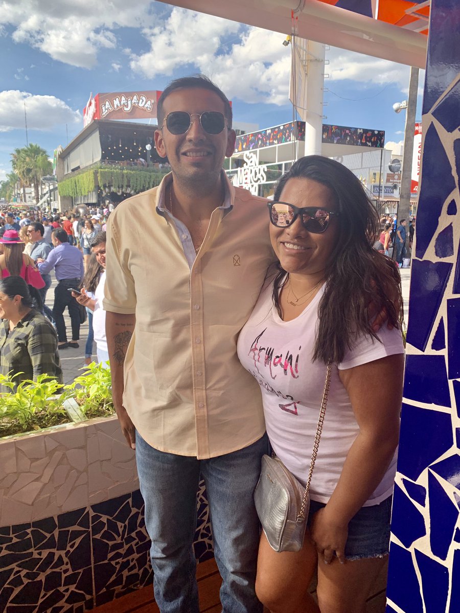 DannydeReyna's tweet photo. Con el más cashondillo de la feria de Aguascalientesnnn @elcapiperez #FeriaDeSanMarcos2019 #HAPPYDAYS #MejorImposible #TeAmoCapi https://t.co/lbXJOY5pvy