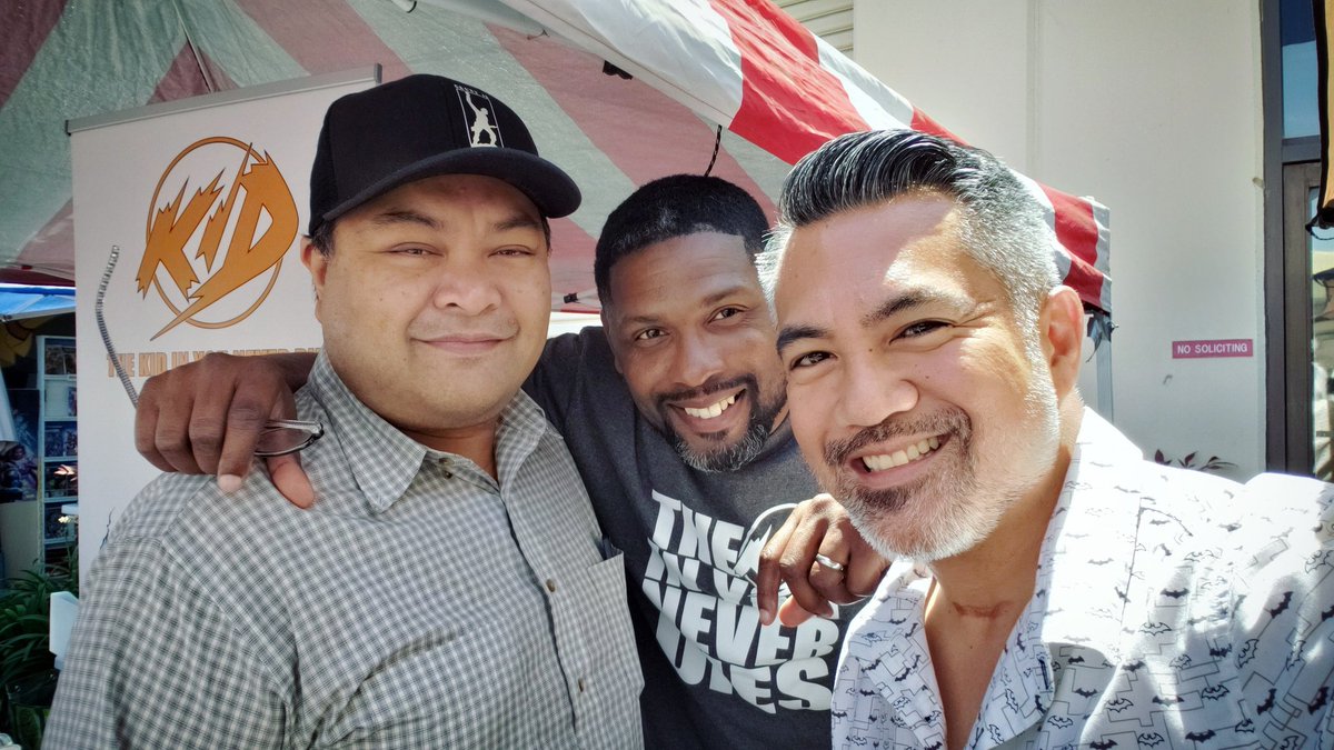 Indie comic book creator Keithan Jones @KIDCOMICSKJ has been an inspiration as he tirelessly works on his #comicbook #ThePowerKnights, builds his publishing company #KIDcomics & helps others along the way.

Great seeing you at #FCBD #FCBD2019 at @SoCalComics, Keithan! ~Aaron