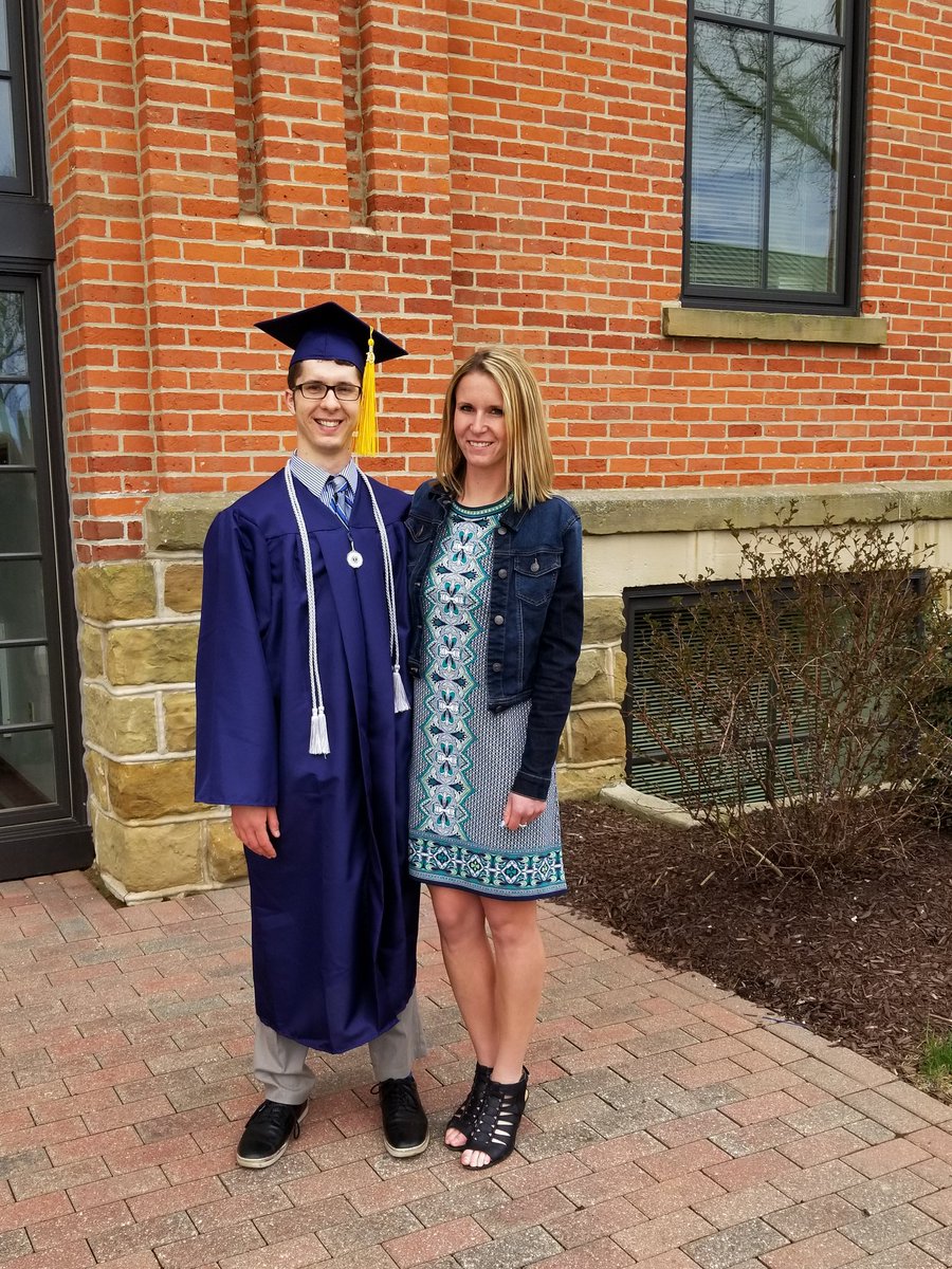 Play4Payne's tweet photo. Congratulations, Payne. Trine University graduate with honors. https://t.co/h3y0G4d1QA