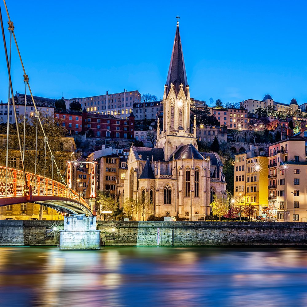 Outstanding museums, dynamic cultures &amp; fantastic shopping lend the city a distinctly sophisticated air. Don't leave the city without sampling some Lyonnais specialties in a bouchon – the quintessential #Lyon experience. 🖼✈ bit.ly/2Uj9Hhq #KAYAKSummerTravel