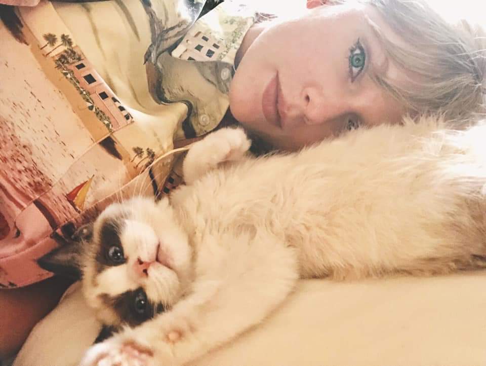 aScat24's tweet photo. I swear.. This TWO should meet.. ๐๐๐ฑ๐ฑ๐ฑ @taylorswift13 @ygofficialblink
#LucaManobanDay #benjaminbuttonandme https://t.co/g09cyAIRWX