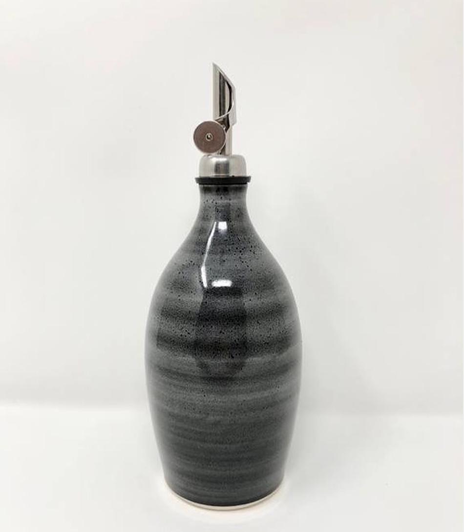 WashougalArtist's tweet photo. Stop by this weekend to see Chris Brodigan and his pottery.Each piece is carefully designed to suit the unique characteristics of different beverages and different people. I want to help people become more connected to the regular objects they used every day." @grasshopperpottery https://t.co/WMzhW1memW