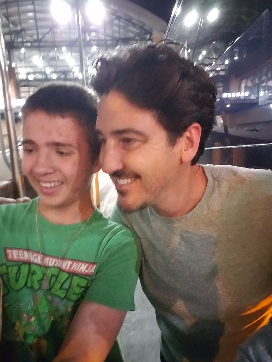 2D3Jfan's tweet photo. @JonathanRKnight you made my sons knight!!! https://t.co/L4nAqrKOkZ