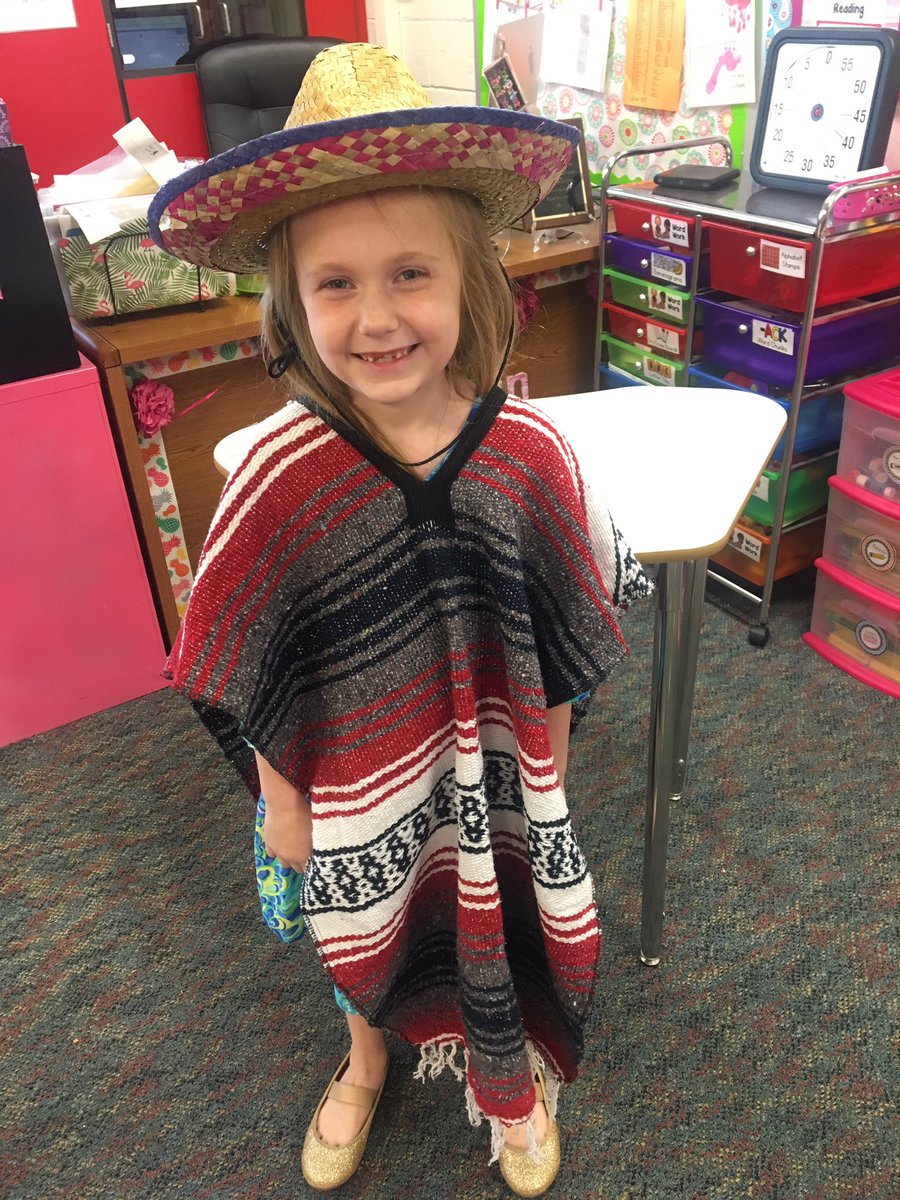 MrsMartinSmiles's tweet photo. #CincoDeMayo #MakeLearningFun #FunIn1Grade ๐ฒ๐ฝ ๐ถ๐ฅ๐ฎ @angardner06 @RossRams1 https://t.co/zHf3EEQk8H
