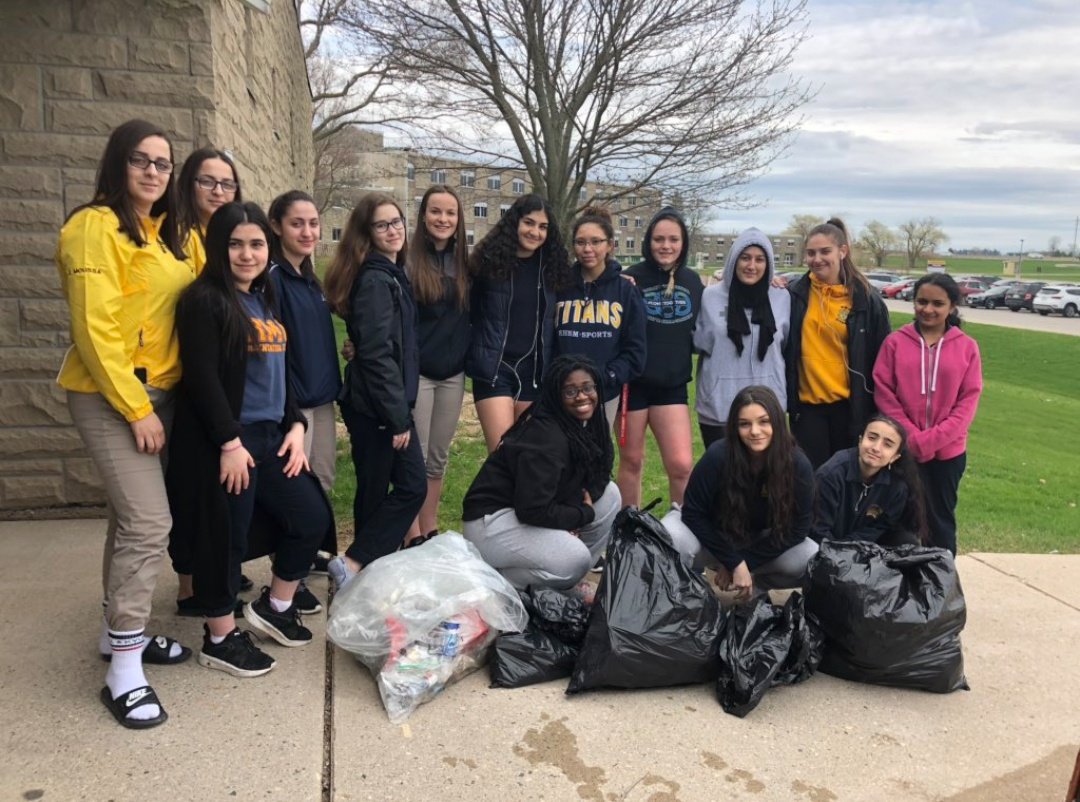 ldncleangreen's tweet photo. We appreciate your patience in finding out the 2019 winners for our 20 Minute Makeover!

AND THE WINNERS ARE...
@RMC_Titans Physed Class
@StLeonardsC 
Congratulations to the winners of our Pizza Lunches! Please DM us to claim your prize! #20minmakeover #519cleangreen #trashtag https://t.co/nsujaPxiEA