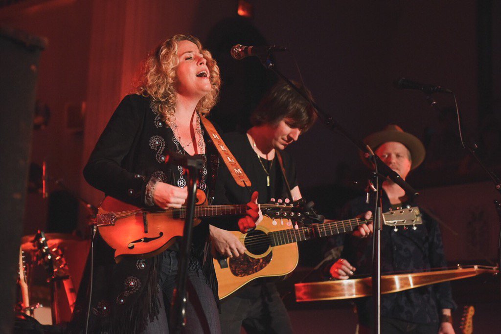 supercrawl's tweet photo. .@AmyHelmMusic starts off a beautiful Sunday evening for everyone @NewVisionUnited! #Supercrawl #HamOnt (📸 @MC_Highfield) https://t.co/k3bYedsUkf