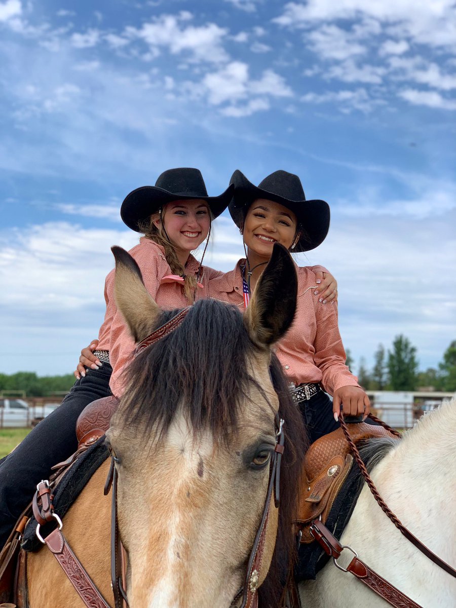 NoellOliviaa's tweet image. your two Unatmed whistles 🥰 #butforreal