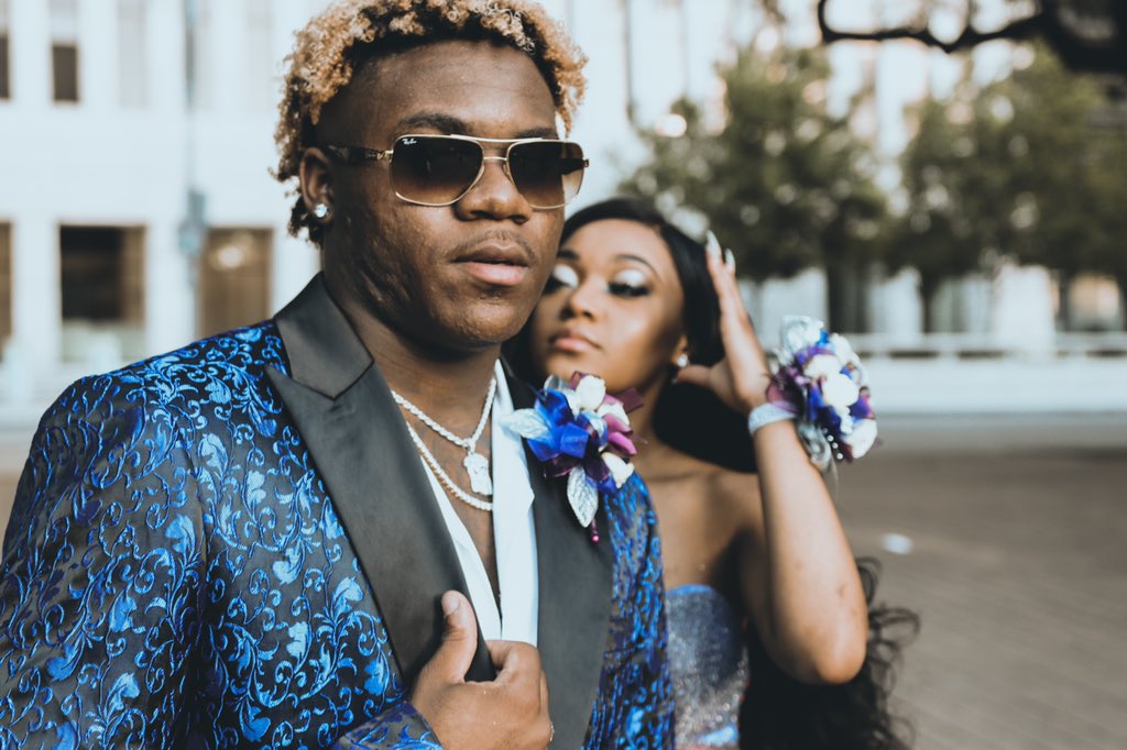 TrevionR7's tweet photo. Light up the night ✨ #Prom2K19 https://t.co/9j4ghftd0H