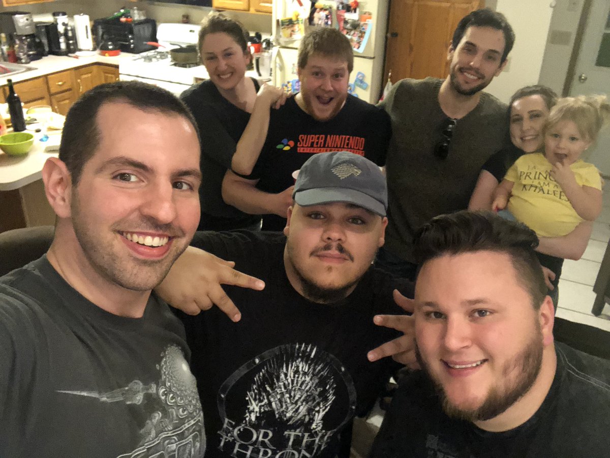 Shawn_Butson's tweet photo. @att_jonathan This crew is ready for both! #ForTheThrone #GoTParty #CRUKingsOfTheNorth @MusicSaviour @Mumphz @sean_nork https://t.co/QEQGHtdbIv