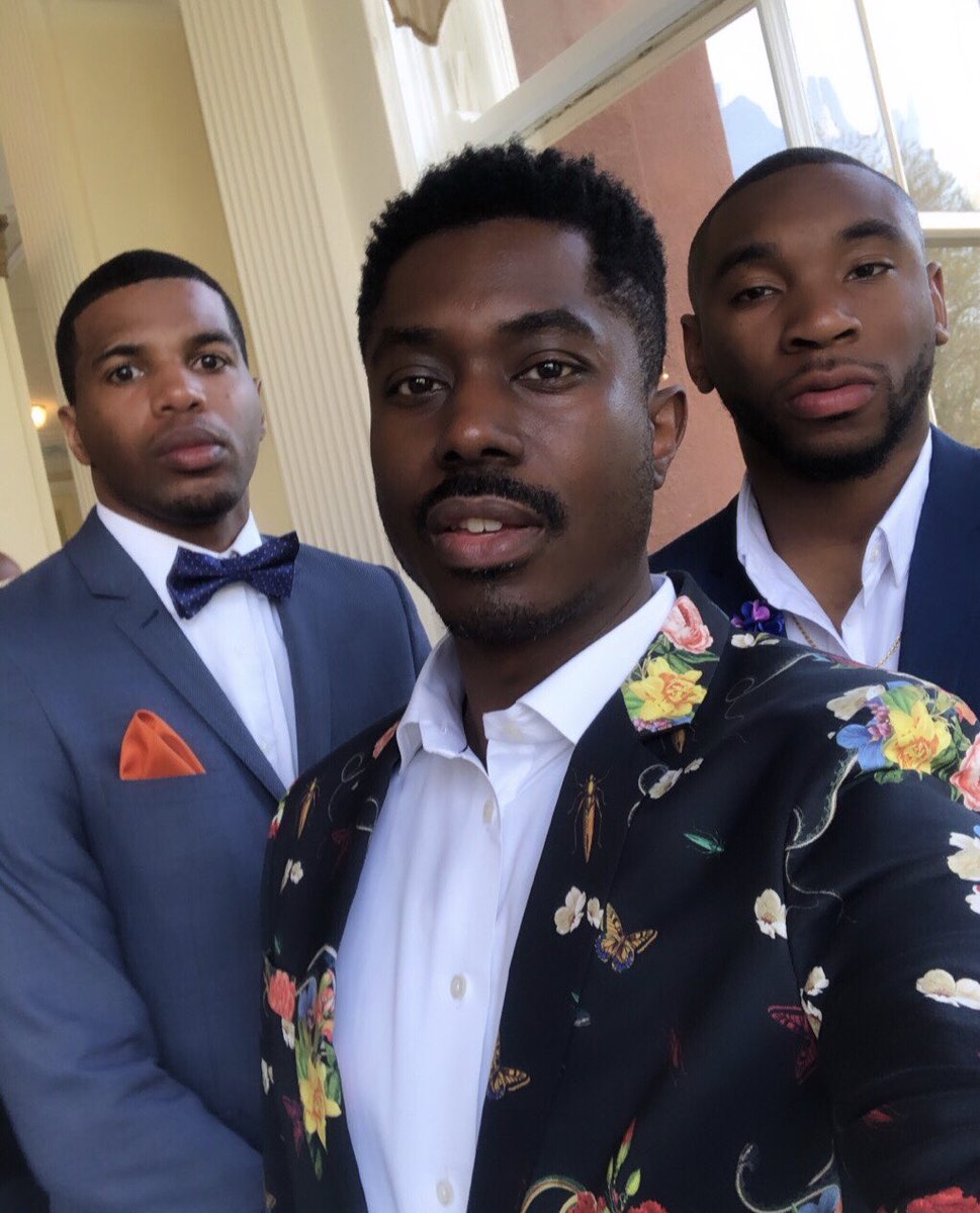 RoeMelloe's tweet photo. What a great time to be alive. And itβs even better as a black man of power and success. #iamroemelloe #culturecatalyst #blackmenswear #chiflashmob https://t.co/Uw09ItQENg