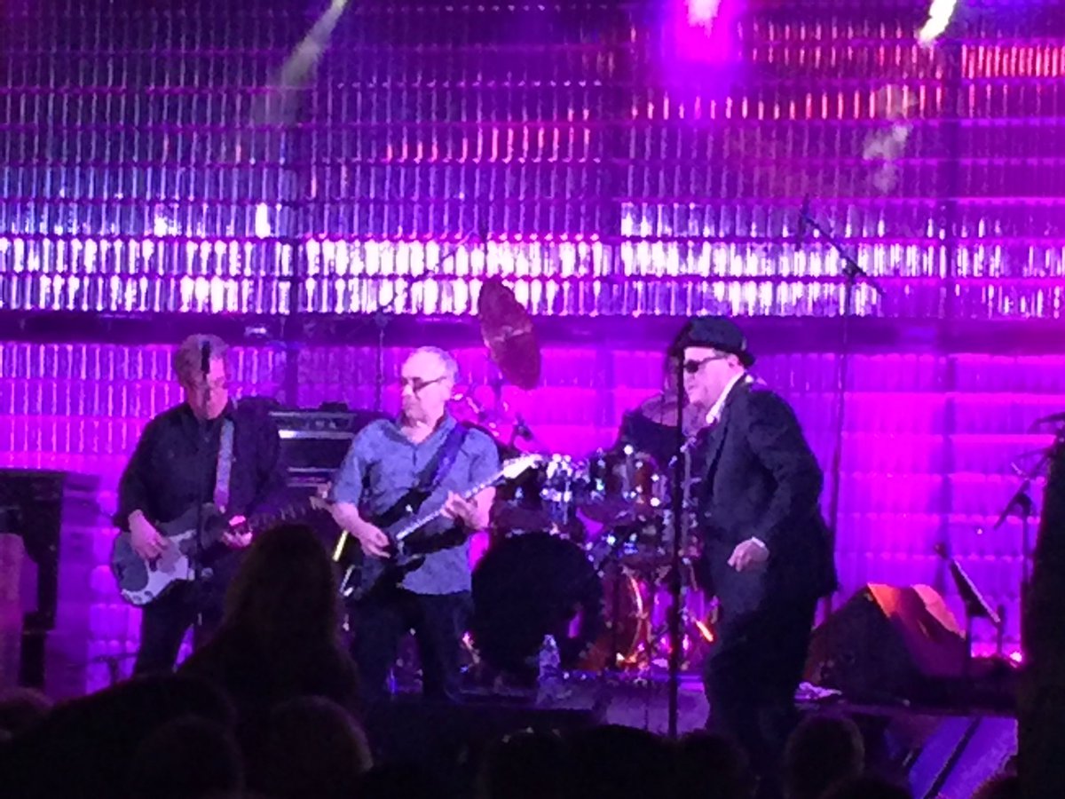 mj_chamberlain's tweet photo. The #originalbluesbrothers are pure entertainment...
#MusicandMotion https://t.co/E7lLVcj9dH