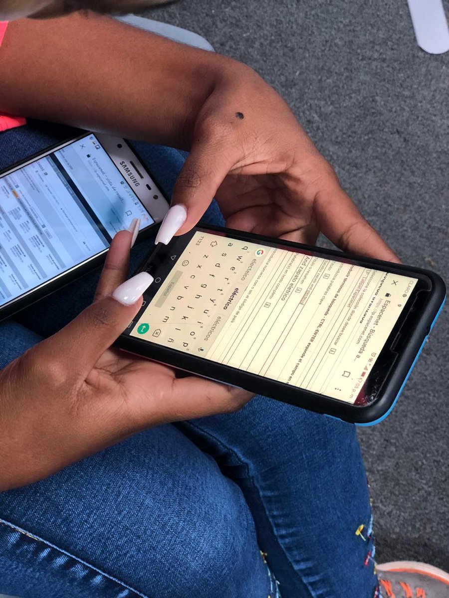 OnapiRD's tweet photo. En última fecha del programa de capacitaciones, charlas y talleres de nuestro #StandONAPI en #FILSD2019, enfatizamos en talleres de búsqueda de información en las Bases de Datos de Patentes, dirigidos por @NarcisTejada, encargada de la Academia de la Propiedad Industrial - #ANPI https://t.co/eS6csTPsYp