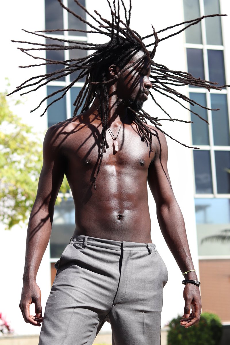 Z_black_one's tweet photo. Happy 6th birthday to my locs.
"6co de mayo" #slapsknee
Middle photo cred: @topmanjon https://t.co/T4RJwihPLa