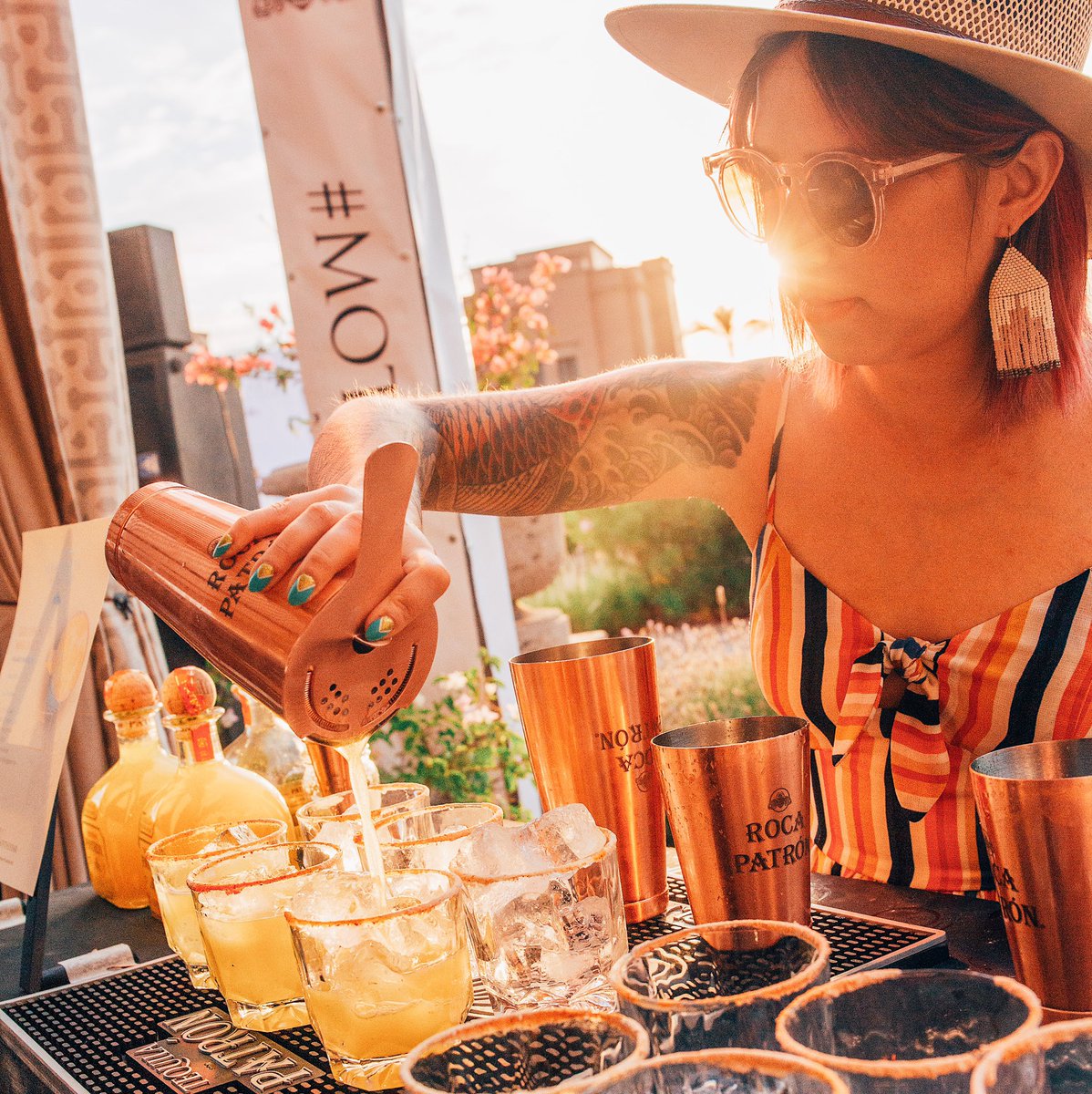 Patron's tweet photo. Keep your #simplyperfectcinco going.

#GoldenHourMargarita #MargaritaoftheYear https://t.co/ZU5a8a5rnm