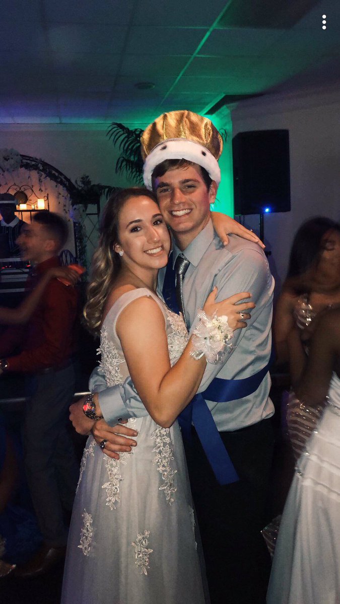 gbabinn's tweet photo. Much love for this handsome prom king🥰 #lastprom https://t.co/k3x1r36ITY