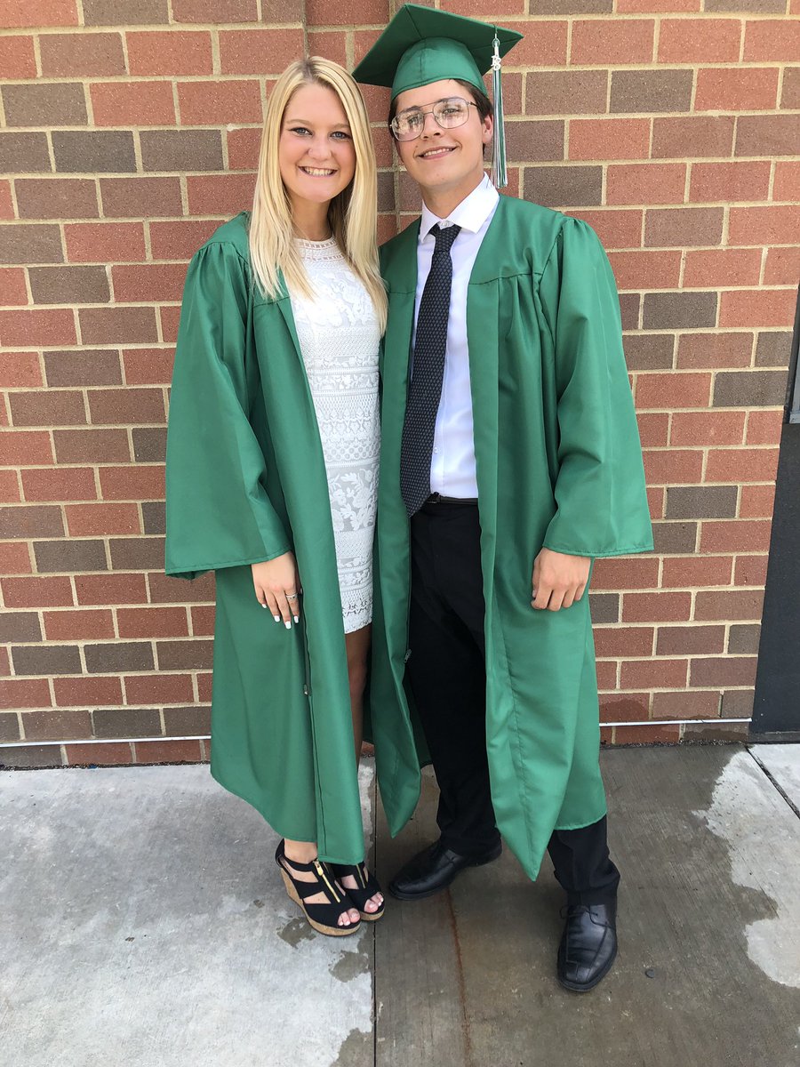 brookewoolum's tweet photo. Happy birthday bakums:) thanks for being my bff since 3rd grade💛 p.s. you still suck ;) https://t.co/3wLMfq7DN7