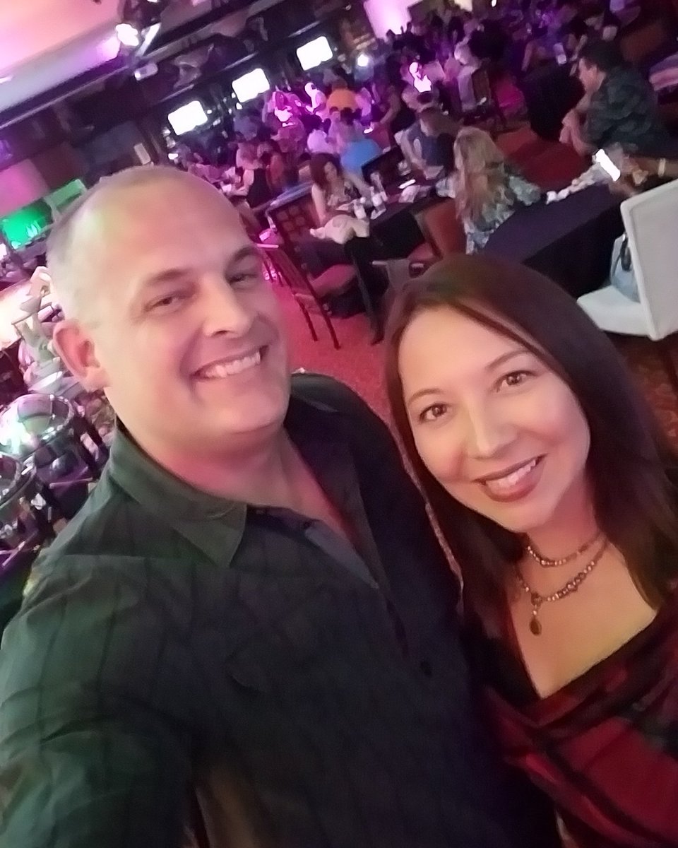 kbennetted's tweet image. Supporting @DBrooks55 and Derrick Brooks Charities at the Pairings Party with @BryanSBennett1